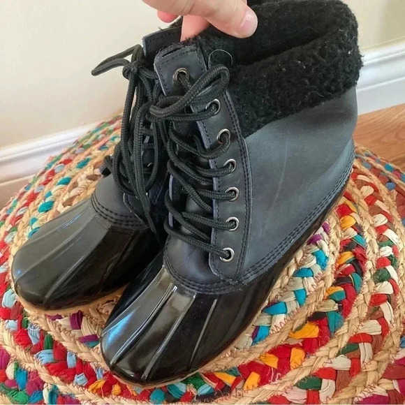 G.H. Bass & Co. black leather duck boots - Picture 3 of 7